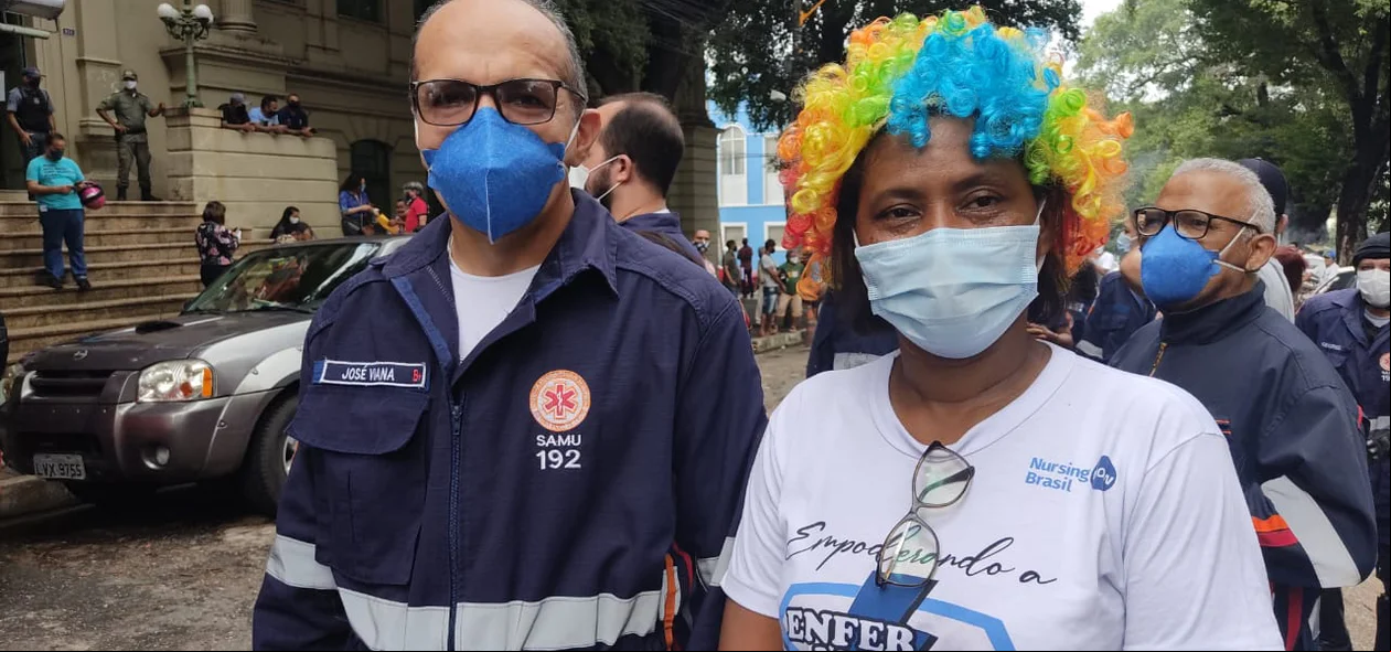 Ato em frente ao Palácio da Cidade