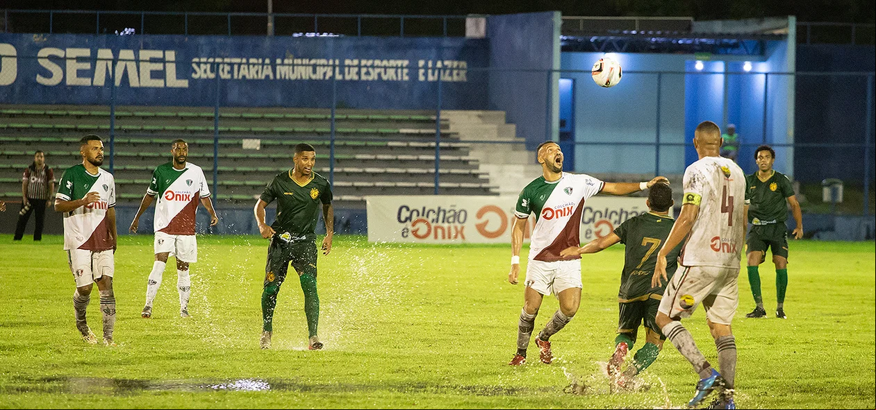 Partida valendo a liderança do campeonato