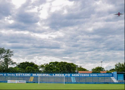 Estádio Municipal Lindolfo Monteiro