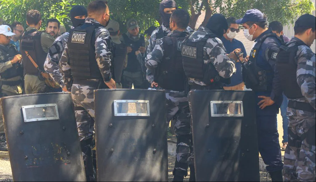 Polícia Militar no local da reintegração de posse