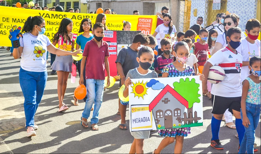 Prefeitura Municipal realiza caminhada de culminância da campanha "Faça Bonito"