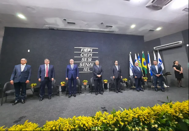 Autoridades presentes na cerimônia