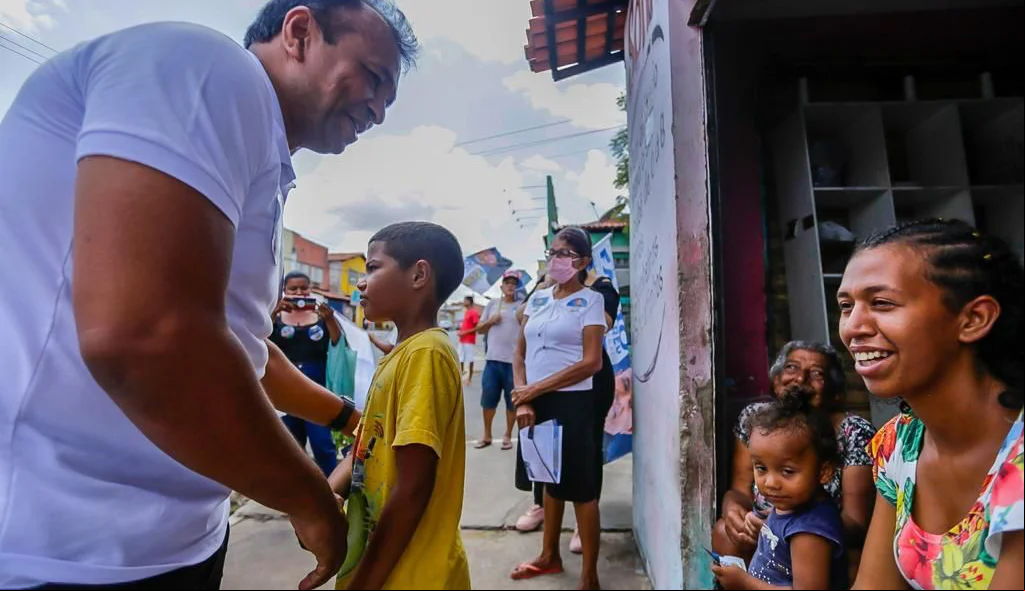 Na reta final, capitão Fábio Abreu intensifica campanha com caminhada e visita a mercados de Teresina