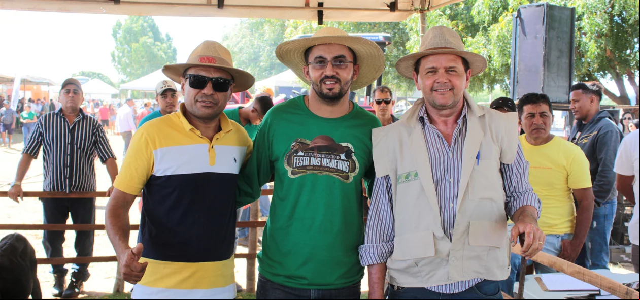 Festa dos Vaqueiros de Simplício Mendes acarreta multidão no município