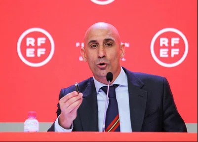 Luis Rubiales não vai renunciar cargo de presidente da Federação Espanhola