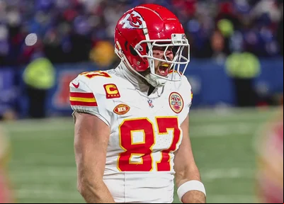 Travis Kelce anotou dois touchdown na vitória do Chiefs