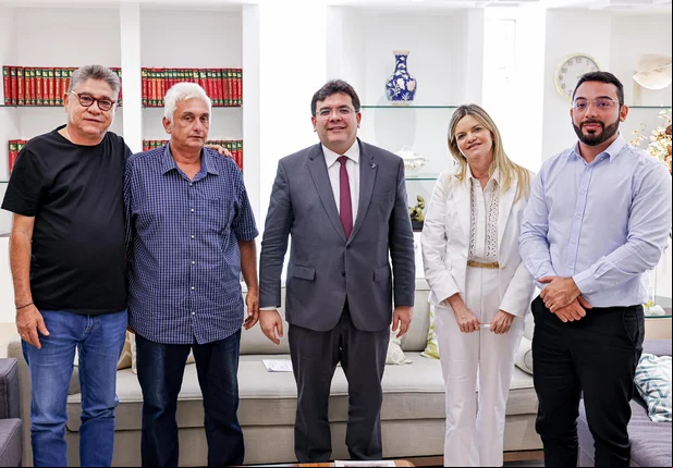 João Mádison ao lado do governador Rafael Fonteles, Gracinha Mão Santa e o prefeito eleito, Novo Francisco