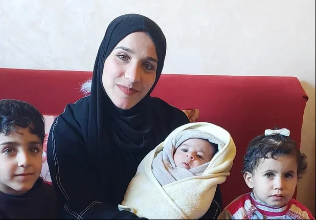 Brasileira que deu à luz durante guerra recebe permissão para sair de Gaza