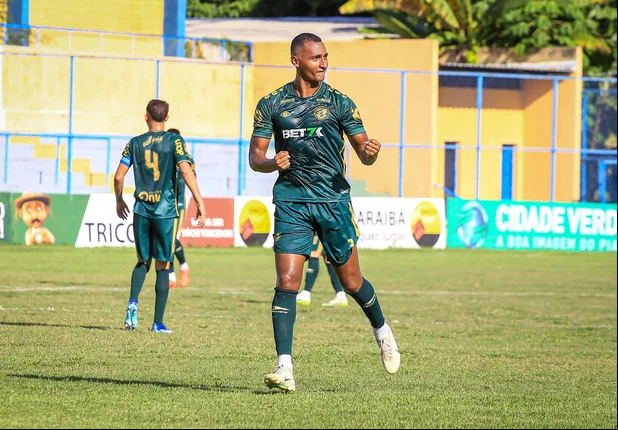 Leandro Amorim também marcou o 3º gol do Jacaré