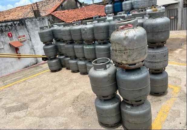 Procon apreende botijões de gás em Campo Maior e Batalha