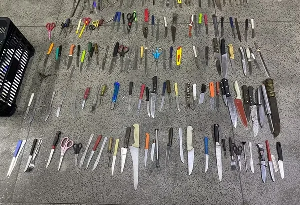 Cerca de 150 armas brancas foram apreendidas em show da Madonna