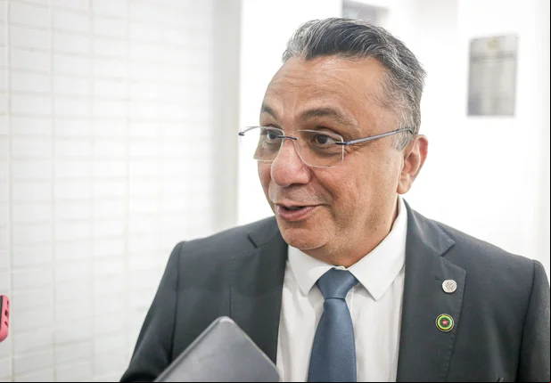 Vereador Dudu (PT): "a democracia permite tudo, até uma aberração como ela [Samantha Cavalca] falar besteira"