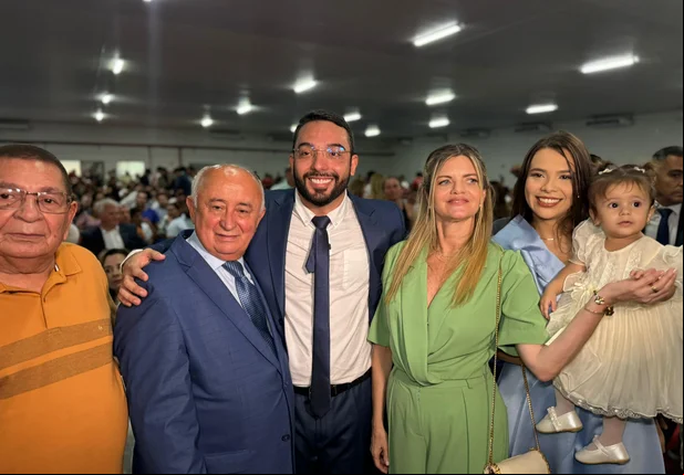 Francisco Emanuel assume o cargo de Prefeito de Parnaíba