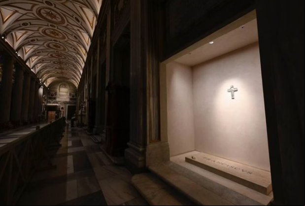 Visitação ao túmulo do papa Francisco é aberta ao público