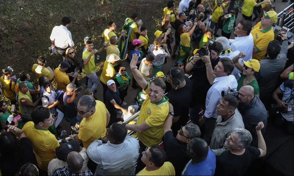 Bolsonaro durante ato em Brasília