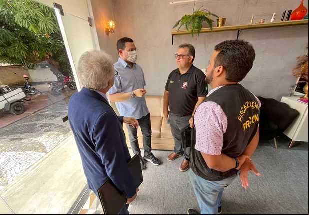 Fiscalização em clínicas de Teresina