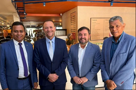 Candidato a presidente nacional do PT, Edinho Silva e petistas do Piauí
