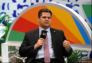 Alcolumbre quer votar aumento do número de deputados ainda neste mês