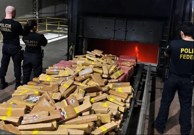 Droga incinerada pela Polícia Federal