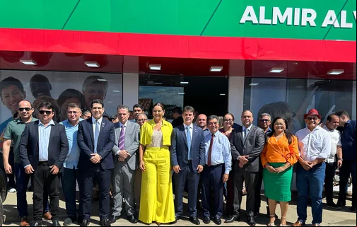 Severo Eulálio e Felipe Sampaio visitam Centro de Diagnóstico e obras do 25º BPM em Esperantina