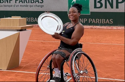 Vitória Miranda se sagra campeã de Roland Garros em cadeira de rodas