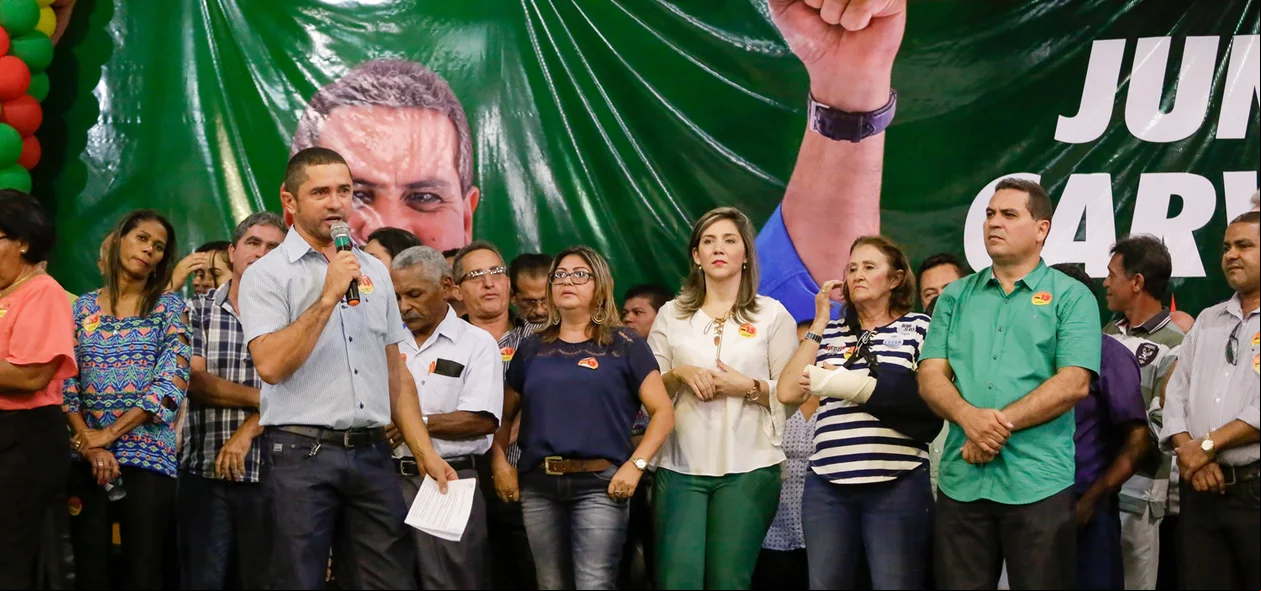Pré-candidato a vereador de Demerval Lobão Genevaldo Silva durante seu pronunciamento