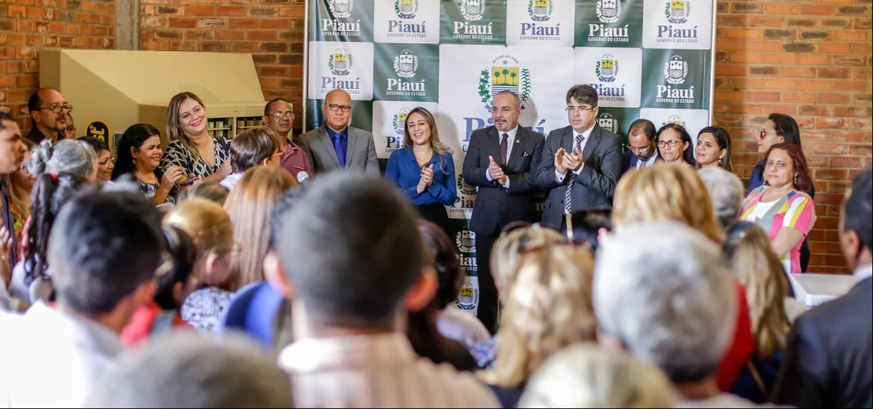 Solenidade de entrega de equipamentos para escolas do piauí