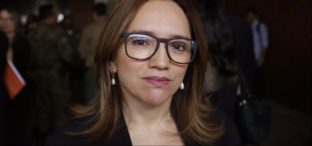 Promotora Débora Aguiar