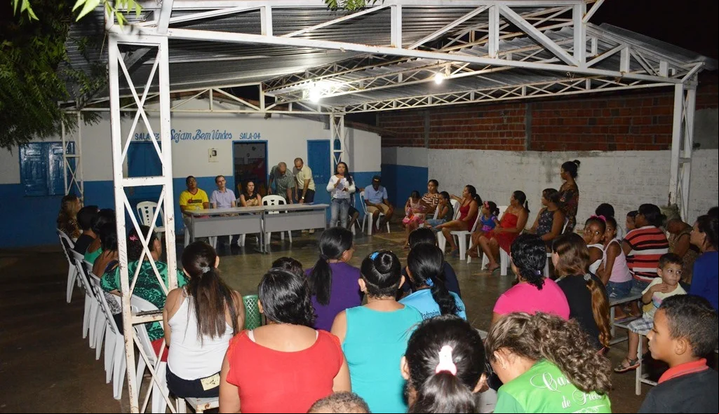 Moradores não aceitam fechamento da escola