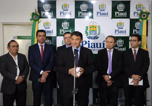 Governador lança aplicativo Atende Sine no Palácio de Karnak
