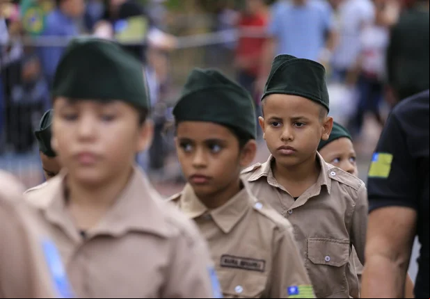Desfile Cívico do 7 de Setembro reúne cidadãos em Teresina
