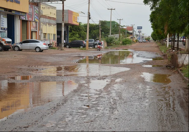 Laterais da BR-316 em Picos continuam intrafegáveis