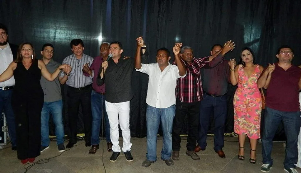 Padre Walmir agradece a presença dos amigos