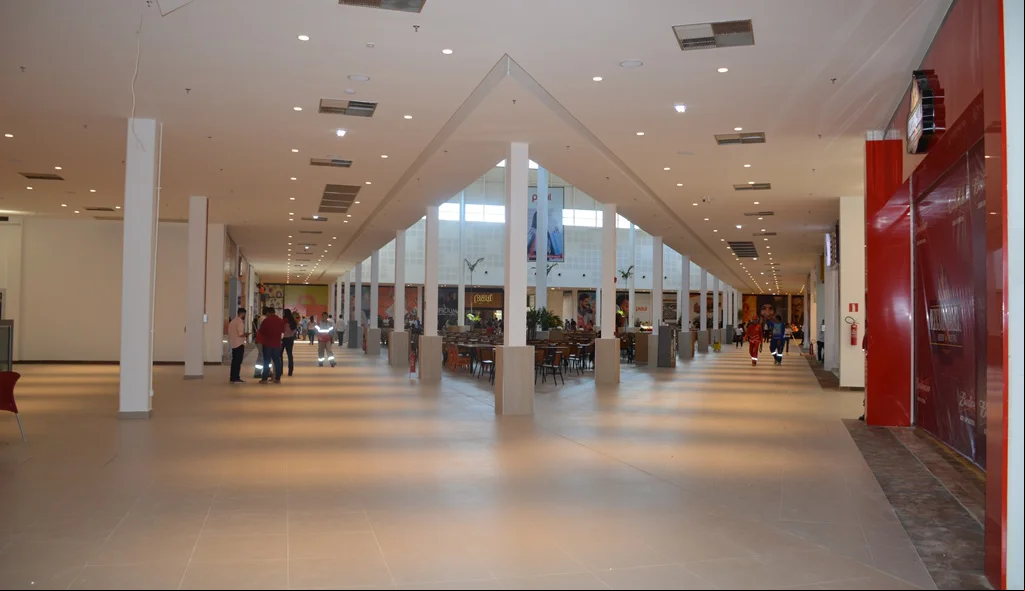 Área interna do shopping