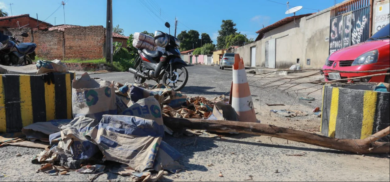 Rua foi interditada pela Prefeitura de Teresina