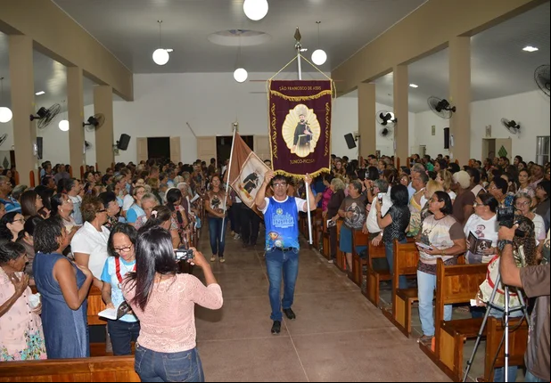 Picoenses celebram 37 anos de devoção a São Francisco de Assis