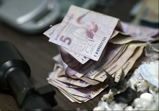Quantia em dinheiro apreendido pela equipe do Denarc