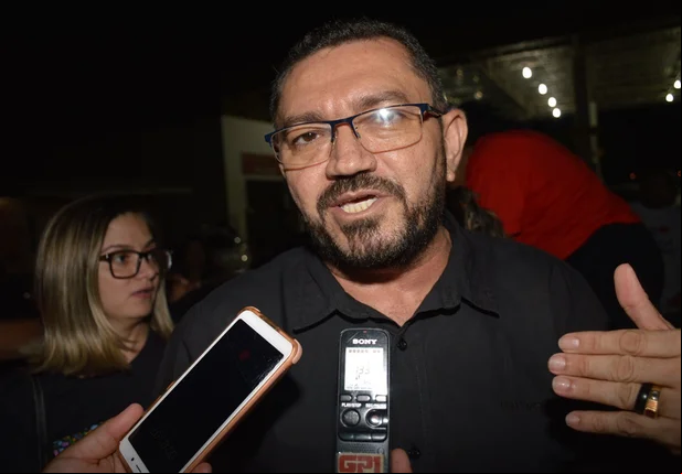 Correligionários recepcionam Padre Walmir após julgamento