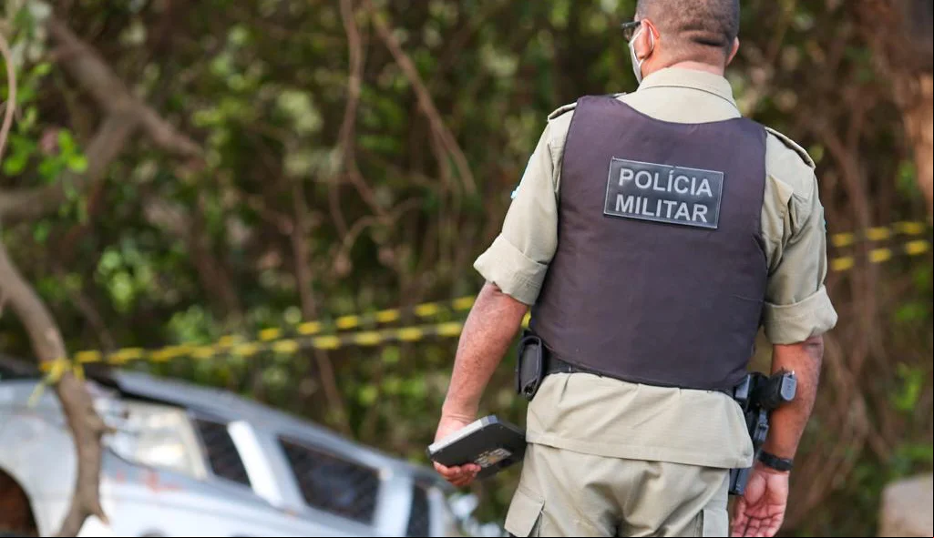Polícia Militar no local do crime