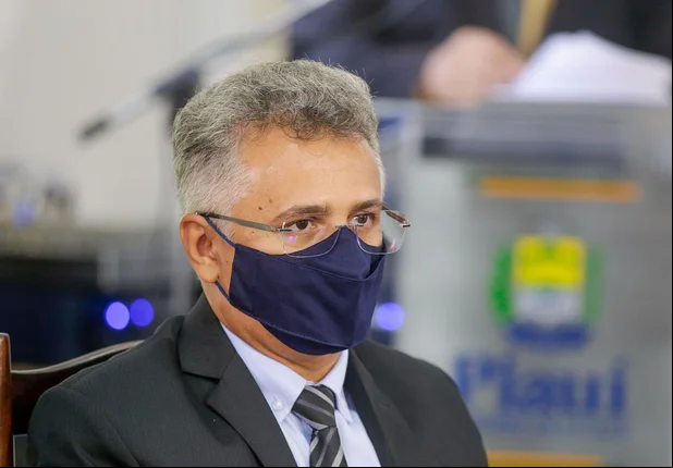 Evandro Alberto toma posse como reitor da Uespi