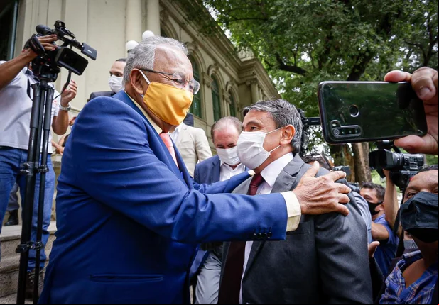 Prefeito Dr. Pessoa recebe Wellington Dias no Palácio da Cidade