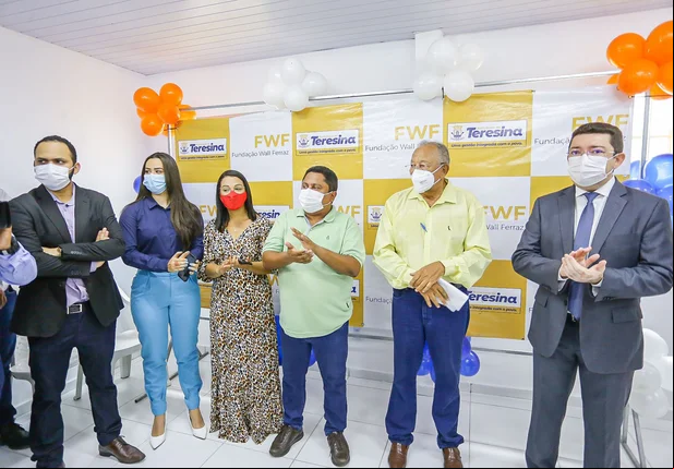 Dr. Pessoa entrega Centro de Capacitação no bairro Vermelha