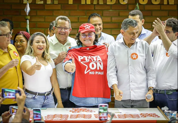 Prefeita Jôve Oliveira ingressa nos quadros do PT