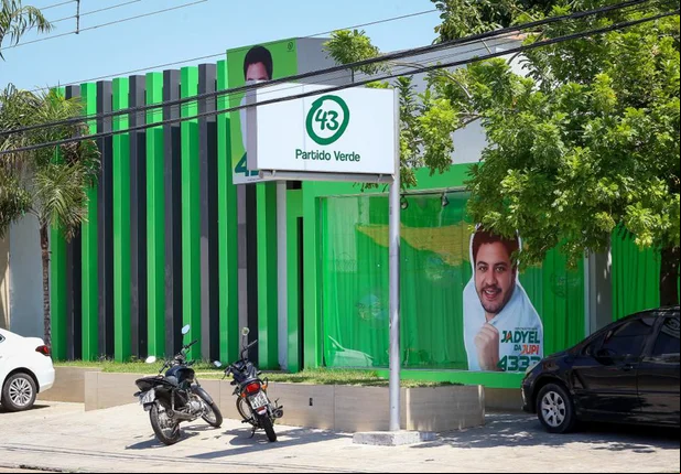PF cumpre mandados em endereços ligados a Jadyel Alencar em Teresina
