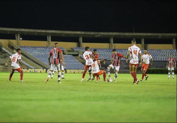 River e 4 de Julho pelo Campeonato Piauiense