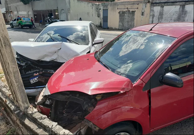 Três mulheres ficam feridas após acidente no Dirceu; veja vídeo
