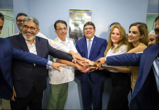 Rafael Fonteles entrega reforma do Hospital da Polícia Militar