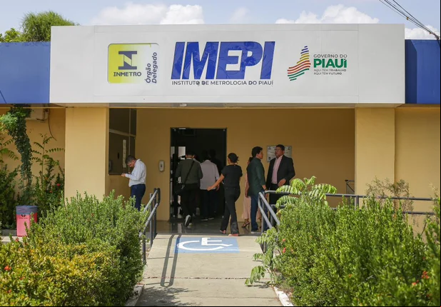 Júnior Macêdo toma posse como diretor-geral do Instituto de Metrologia