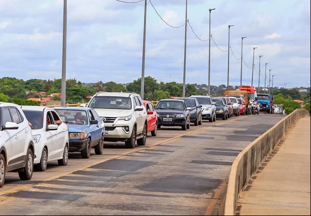 Motoristas enfrentam congestionamentos em Timon para ar Teresina