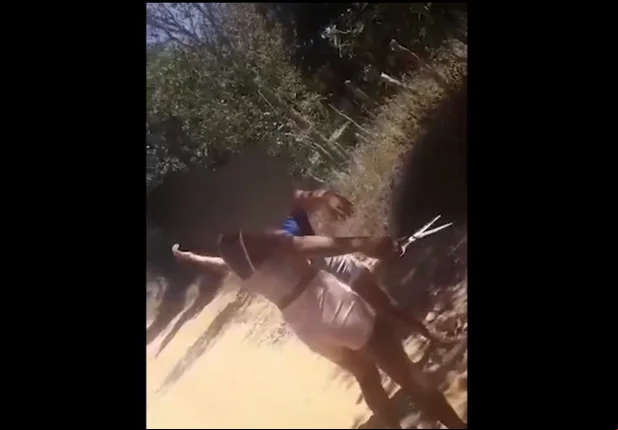 Mulher agride jovem com golpes de tesoura em briga por namorado